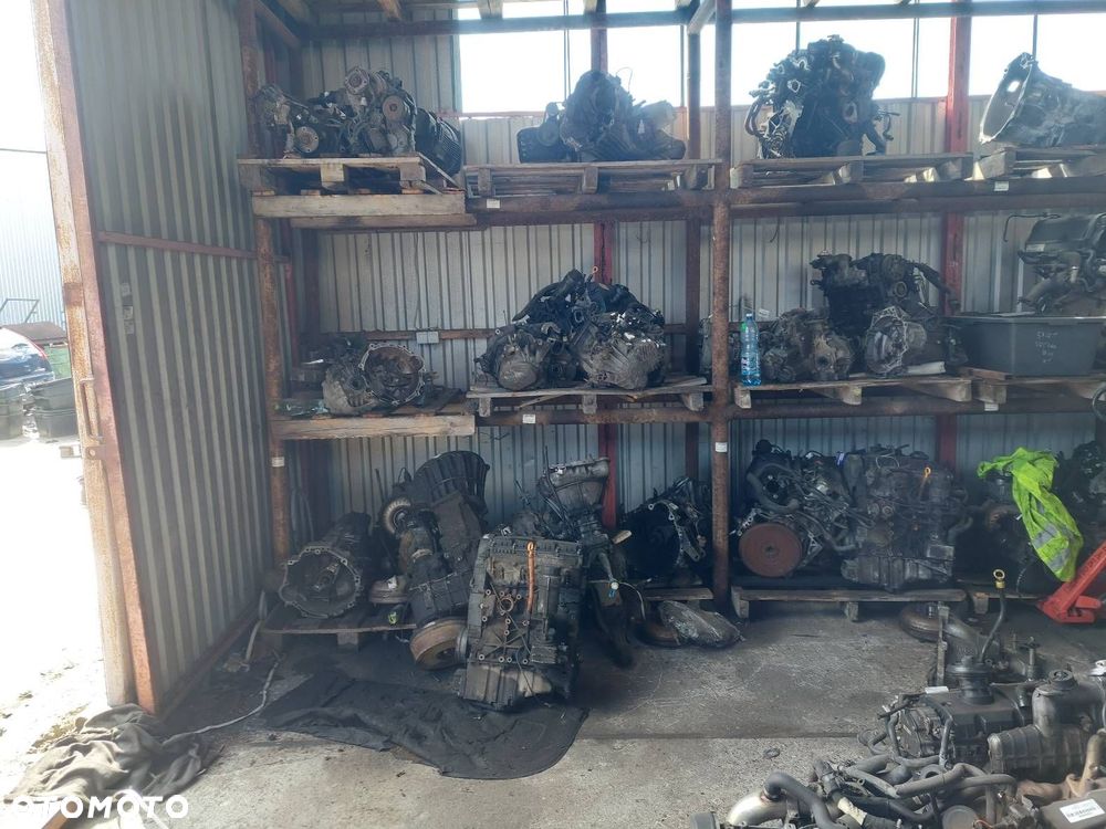 SILNIK BENZYNOWY SŁUPEK FIAT SEICENTO 900 0.9 1170A1.046 - 8