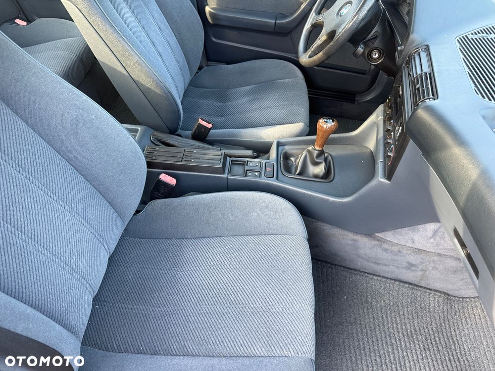 BMW Seria 5 525i - 4