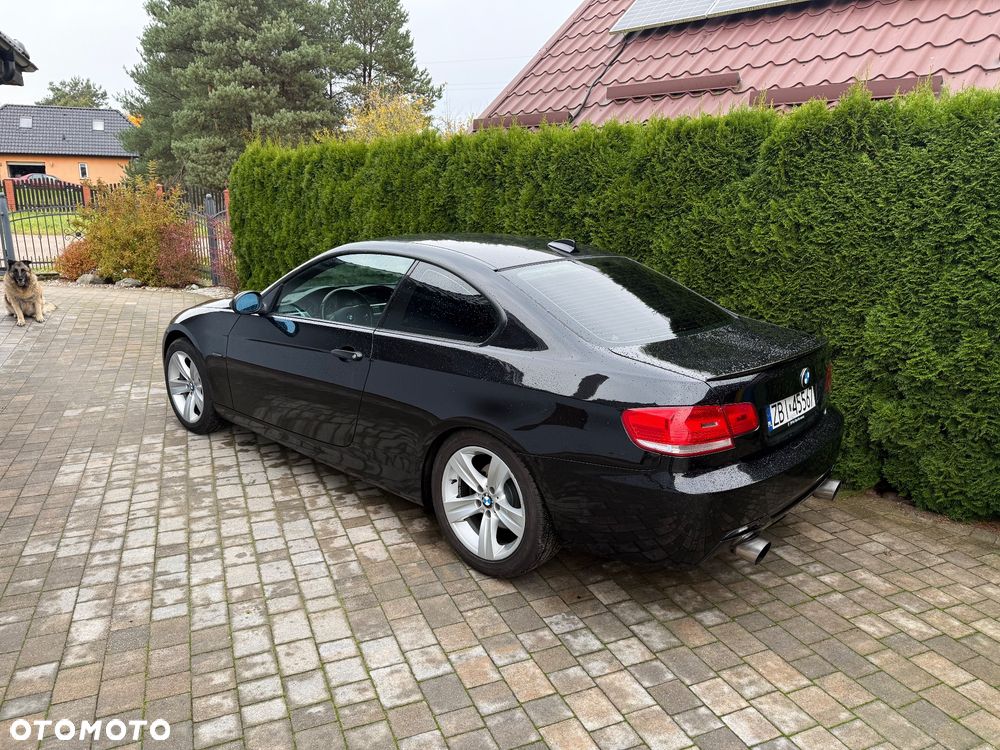 BMW Seria 3 Coupe 2008 photo 2