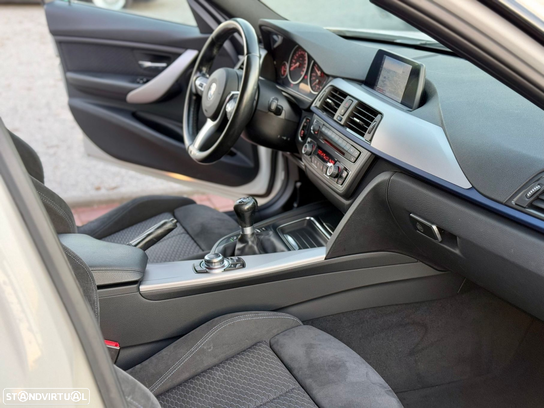 BMW 318 d Touring xDrive Pack M - 41