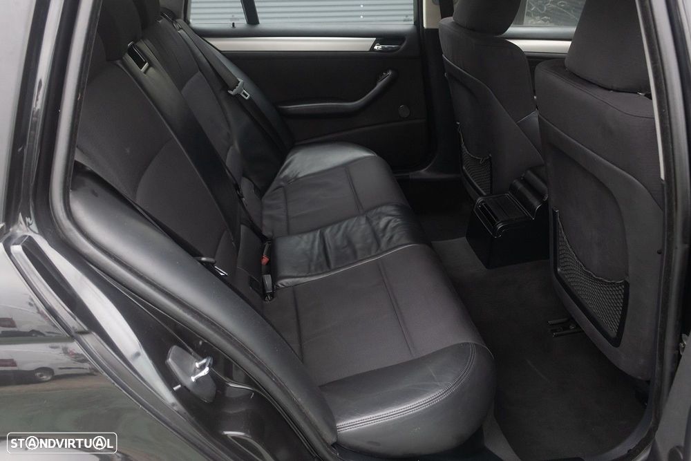 BMW 320 d Touring - 19