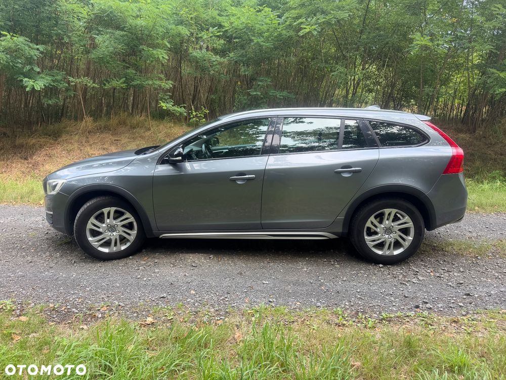 Volvo V60 Cross Country D3 Drive-E Momentum - 4