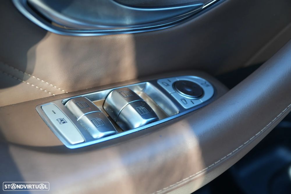 Mercedes-Benz E 53 AMG 4Matic+ - 12