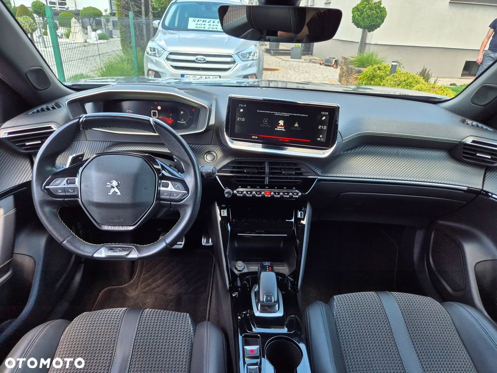 Peugeot 2008 PureTech 130 EAT8 GT - 11