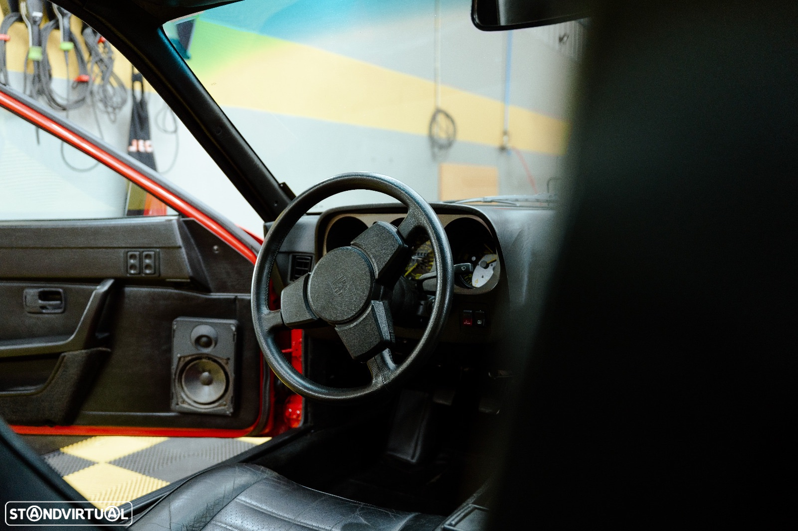 Porsche 944 Standard - 27