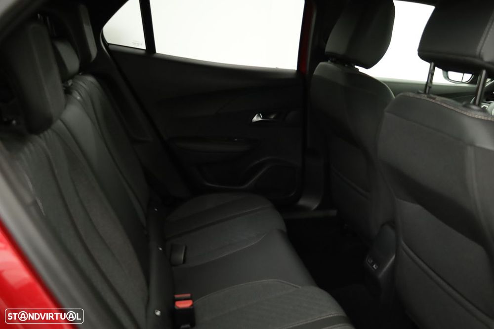 Peugeot 2008 1.2 PureTech Allure - 22