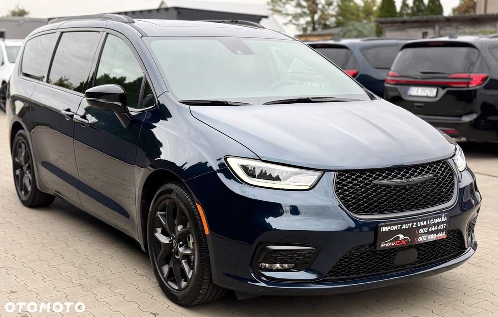 Chrysler Pacifica - 1