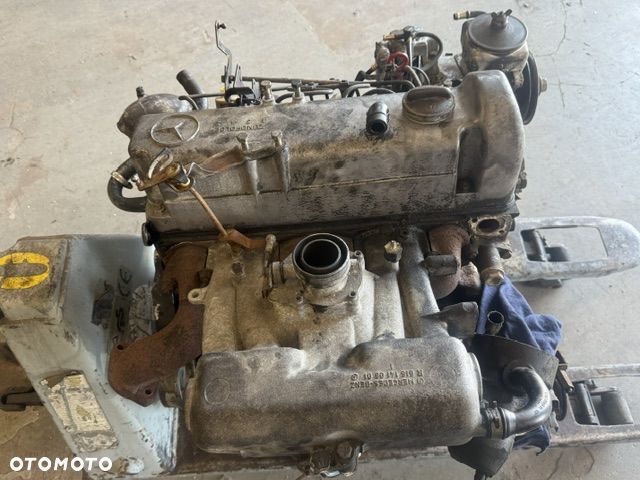 SILNIK MERCEDES BENZ W123 240D  1983 - 4