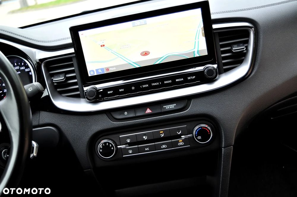 Kia XCeed 1.6 CRDi PLATINUM EDITION - 30