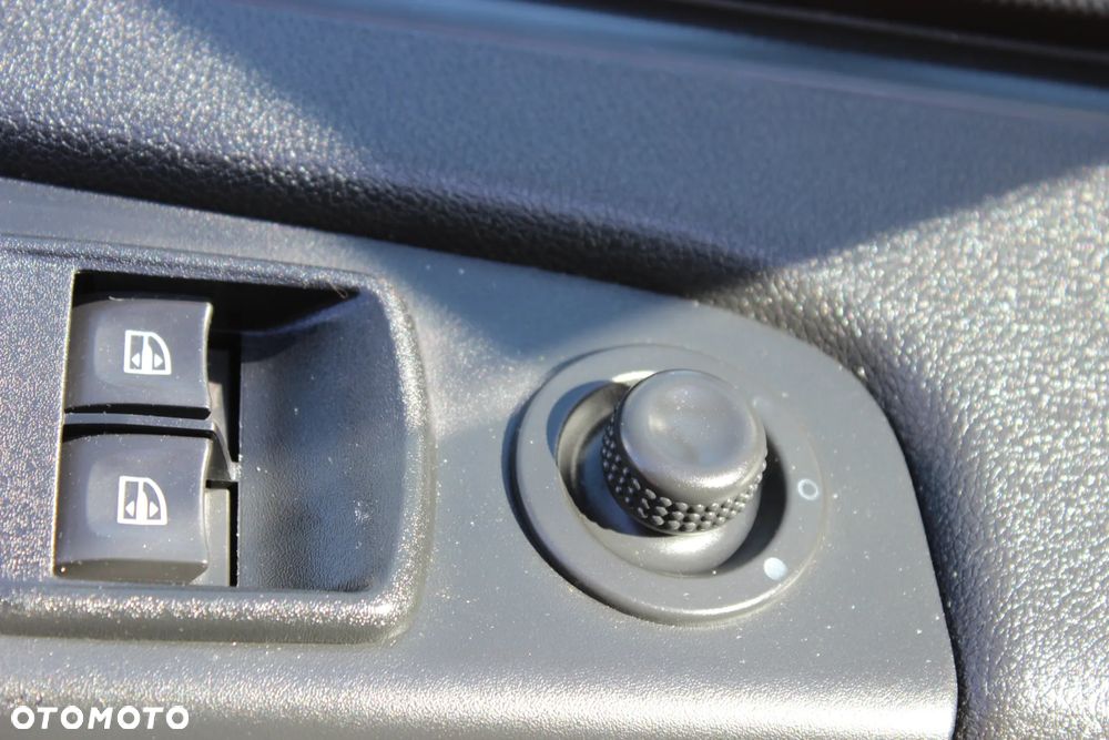 Renault TRAFIC - 13