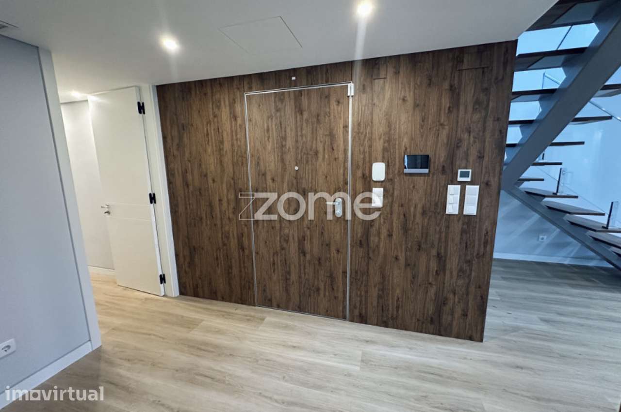 Apartamento T3 com Mezanino – 3 lugares de garagem - Grande imagem: 4/28
