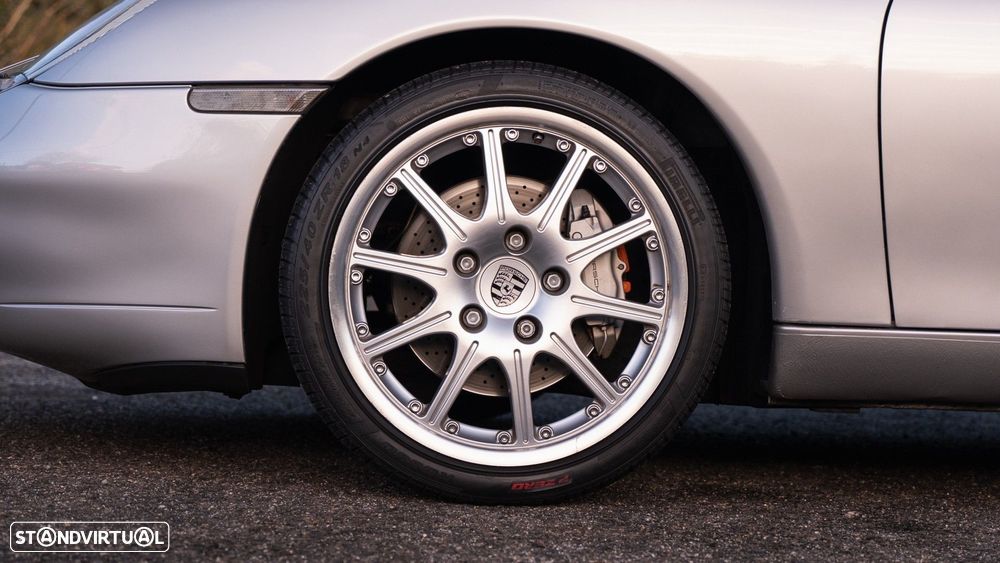 Porsche 911 (996) Carrera 4 Coupé - 17
