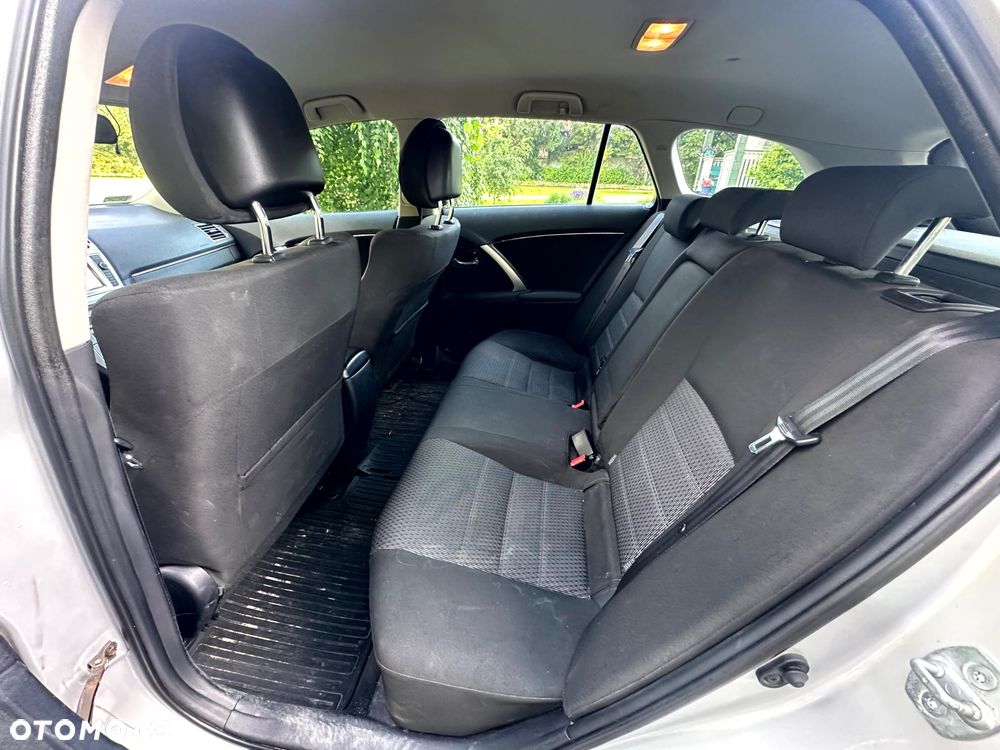 Toyota Avensis 1.8 Sol EU5 - 8