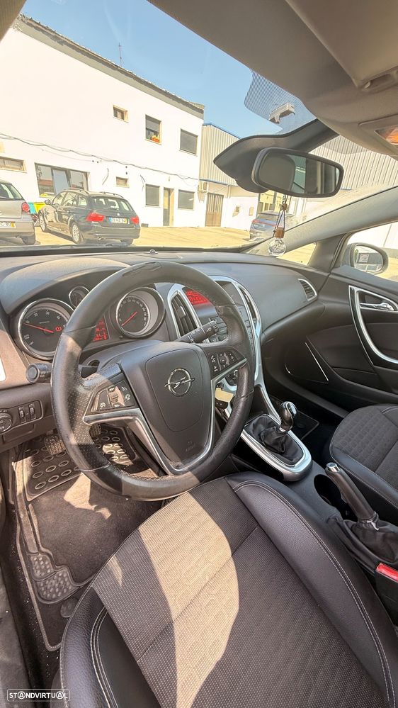 Opel Astra GTC 1.7 CDTi S/S - 11