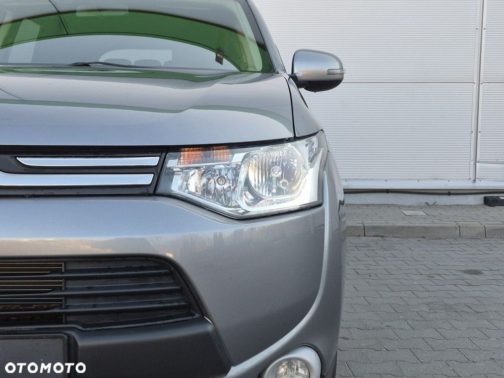 Mitsubishi Outlander - 8