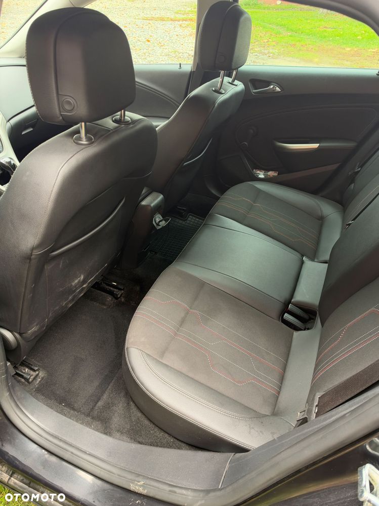 Opel Astra 2012 photo 3