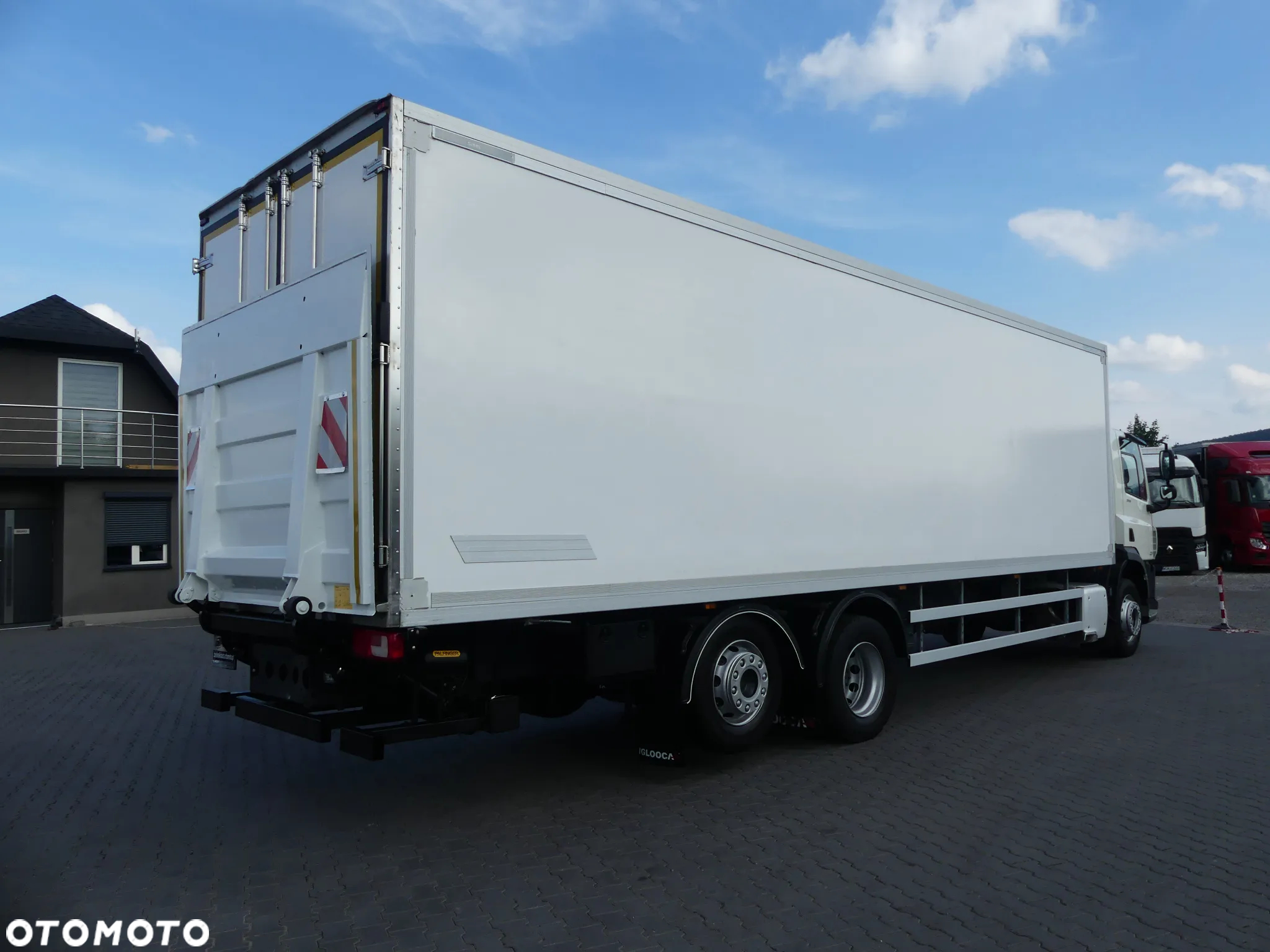 DAF CF 370 / 6x2 / CHŁODNIA 9.50 + WINDA / EURO 6 / - 9