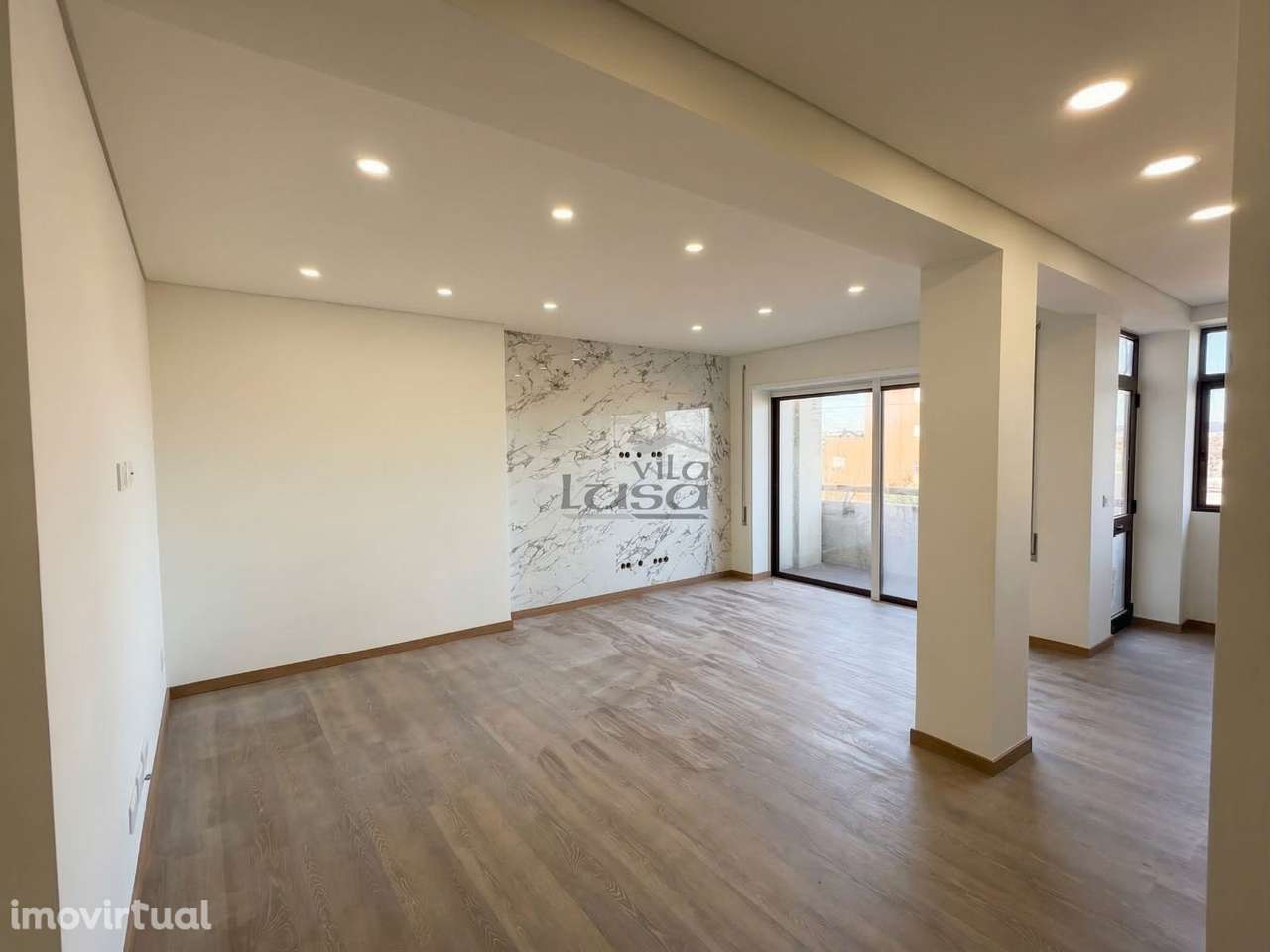 Apartamento T2+1 Renovado junto ao Arrábida Shopping | Vila Nova de... - Grande imagem: 2/16