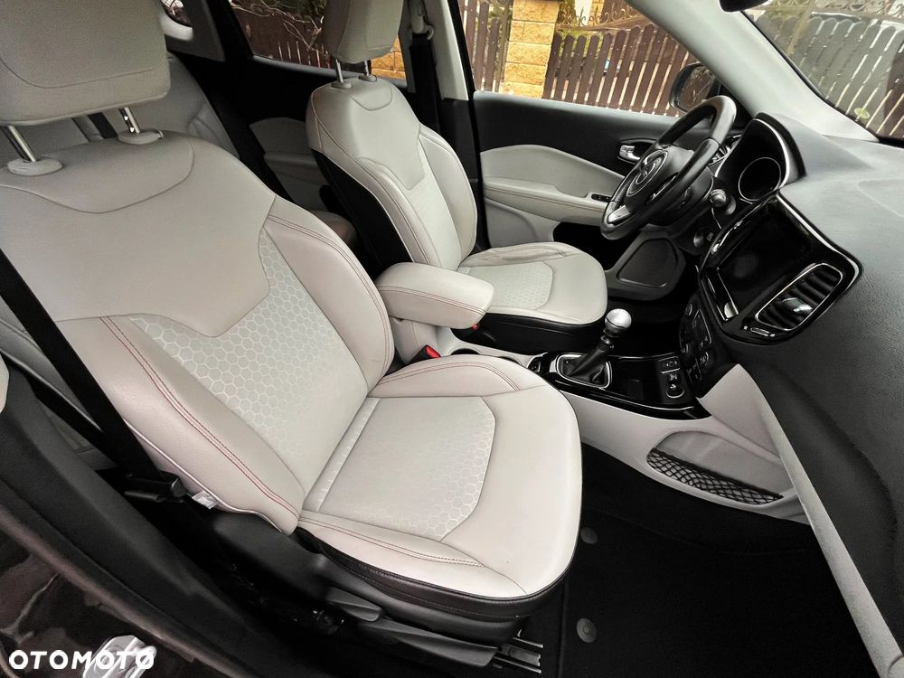 Jeep Compass 1.4 MultiAir Limited - 33