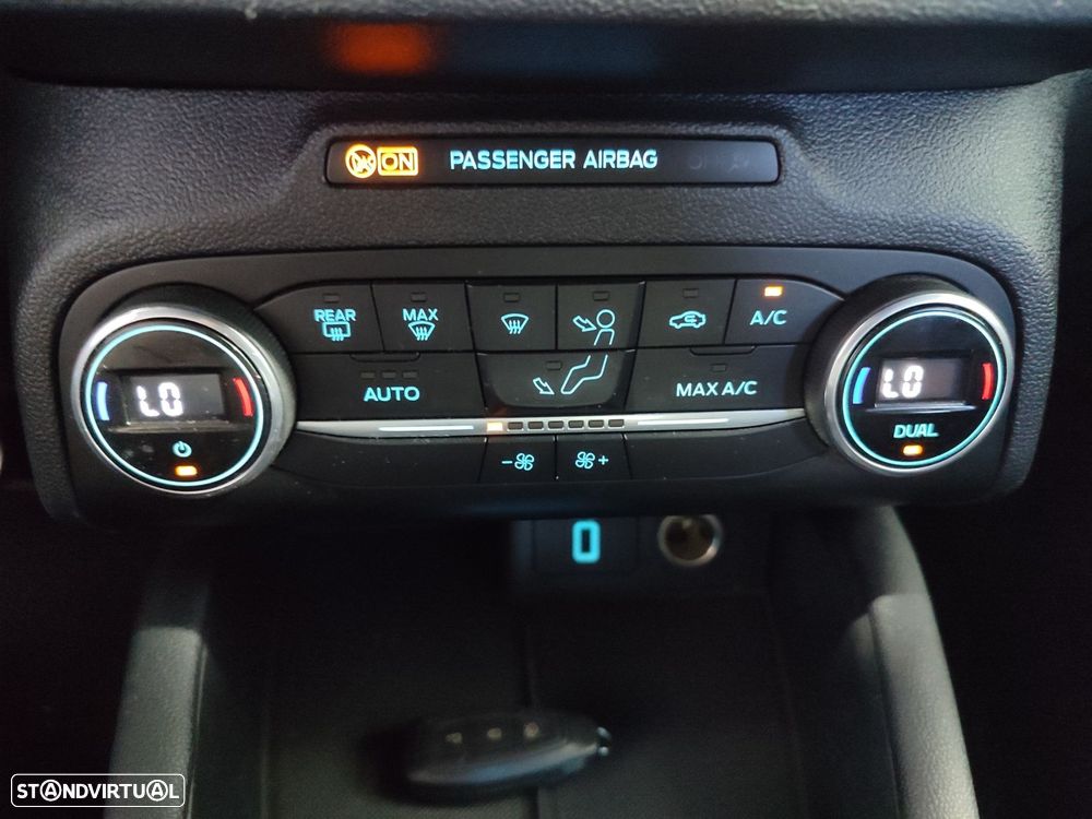 Ford Focus 1.0 EcoBoost ST-Line - 30