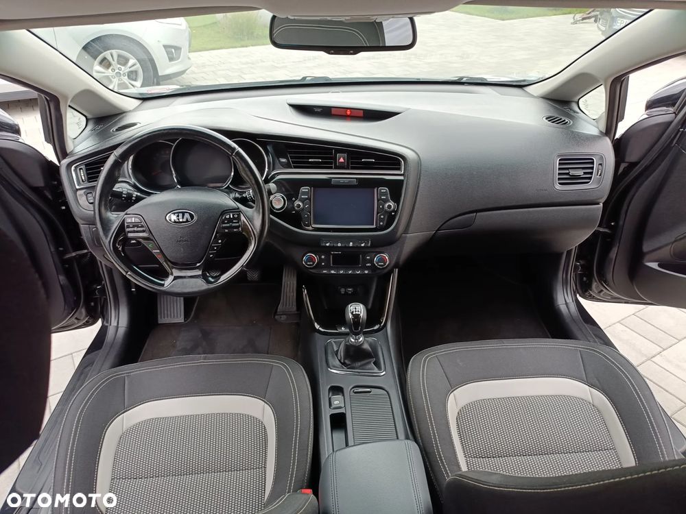 Kia Ceed - 25