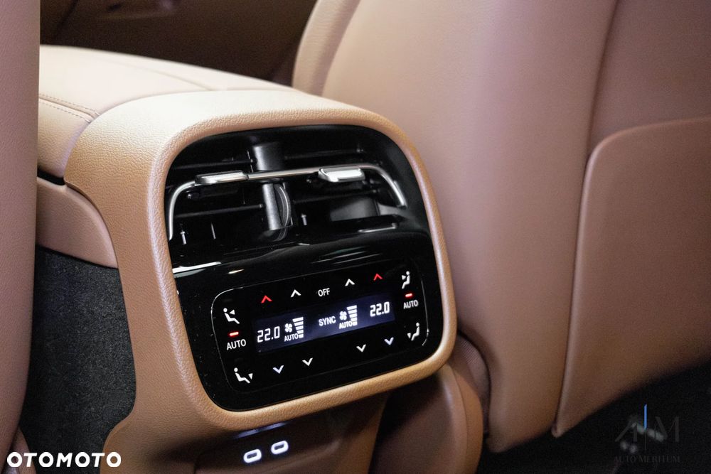 Mercedes-Benz Klasa E 300 de PHEV 4-Matic Avantgarde 9G-Tronic - 23