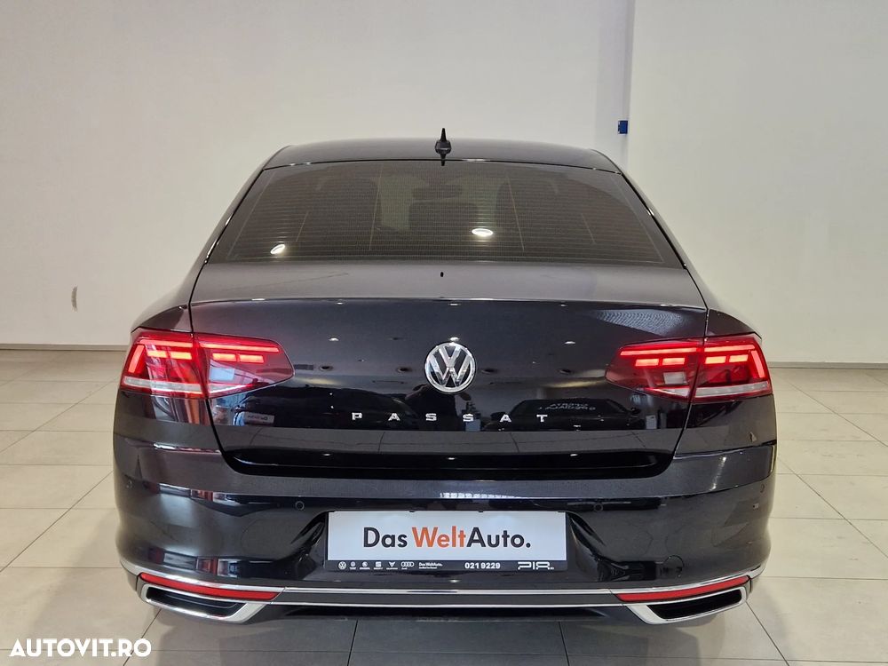 Volkswagen Passat 2.0 TDI DSG Highline - 22