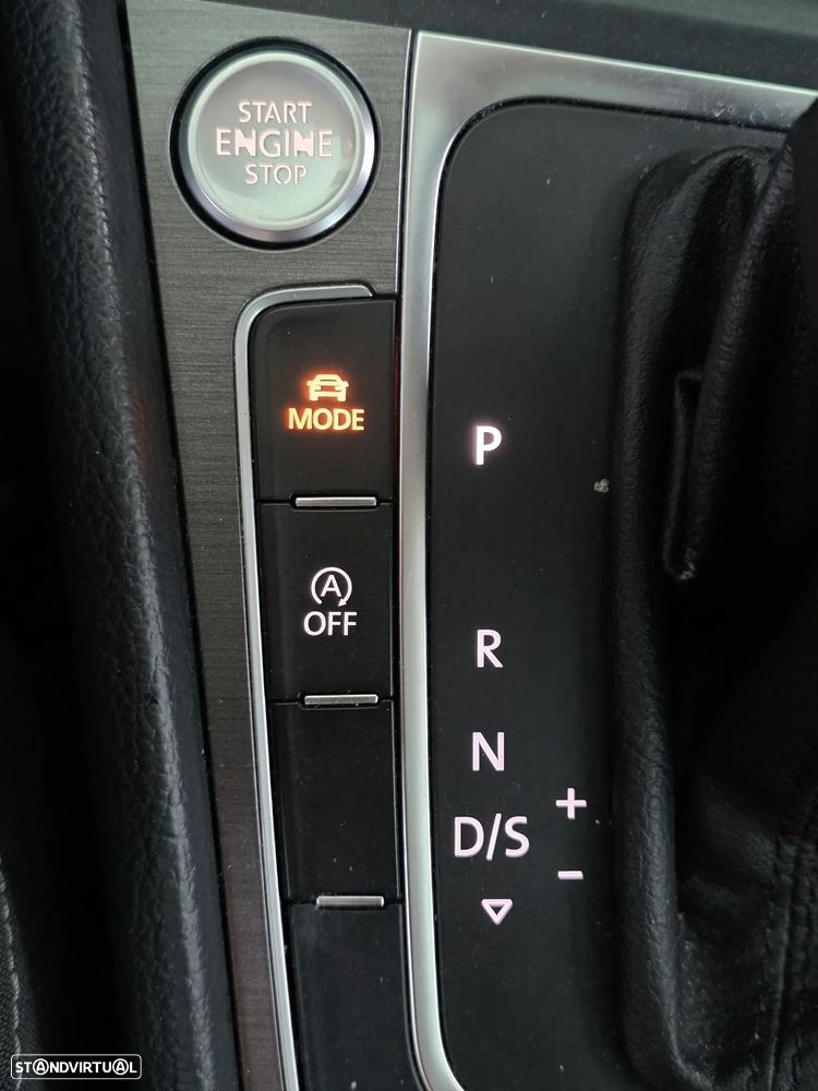 VW Golf 2.0 TDi DPF DSG Highline - 27