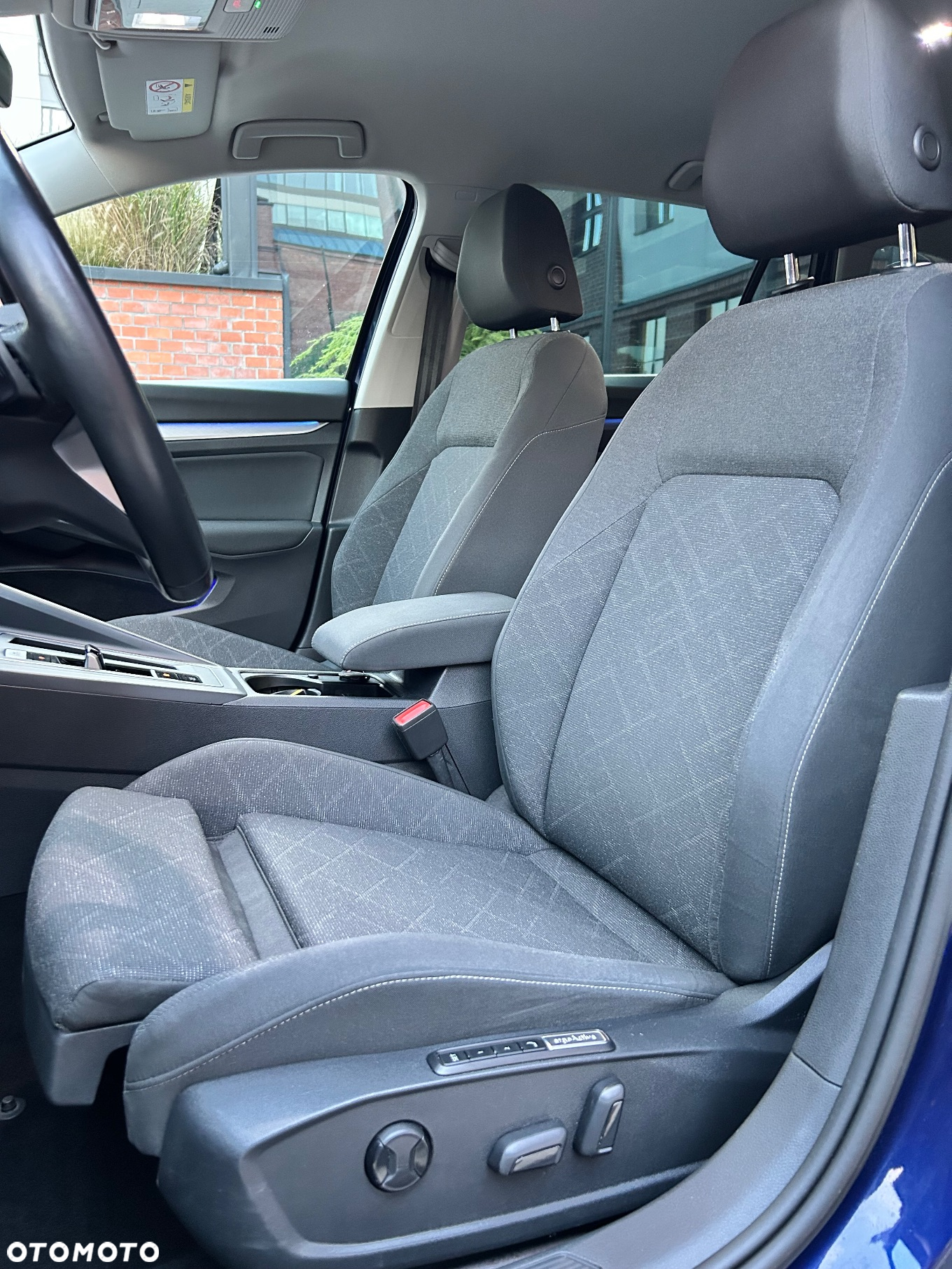 Volkswagen Golf VIII 2.0 TDI Life DSG - 20