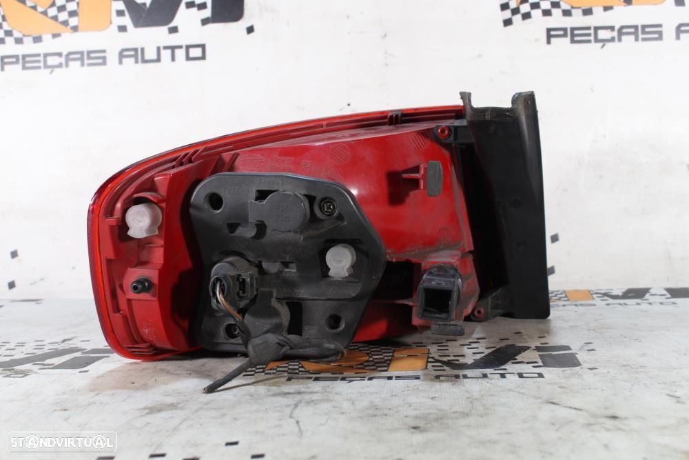 Farolim Direito Audi A4 (8K2, B8)  8K5945096d / Chassi Passageiro Seda - 7