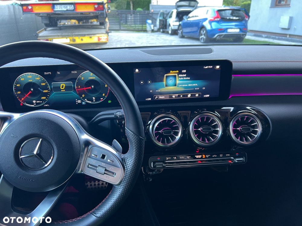 Mercedes-Benz CLA 180 d AMG Line 8G-DCT - 23
