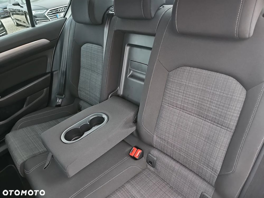 Volkswagen Passat 2.0 TSI Business DSG - 12