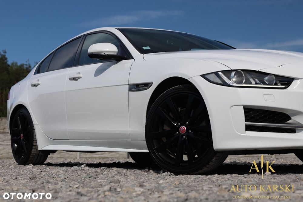 Jaguar XE - 12