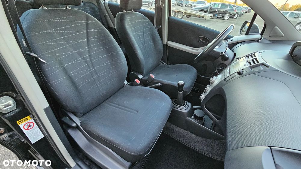 Toyota Yaris - 11