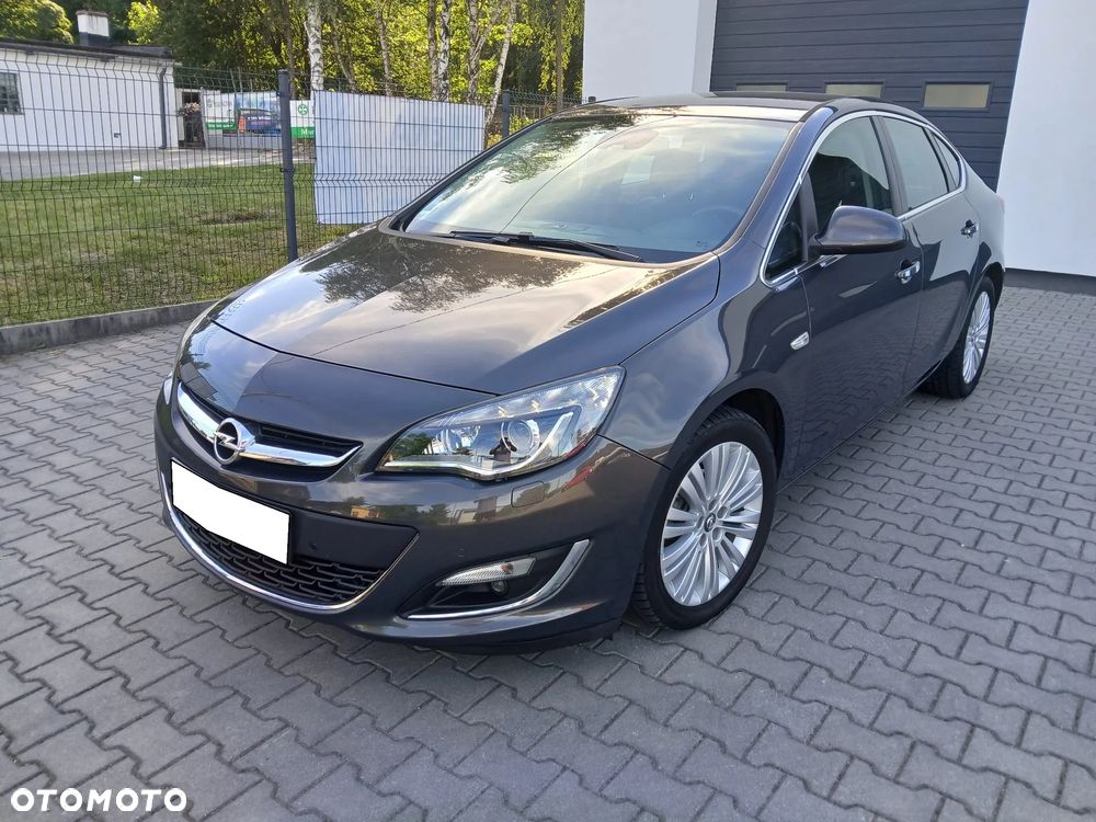 Opel Astra 1.4 T Executive EU6 - 1