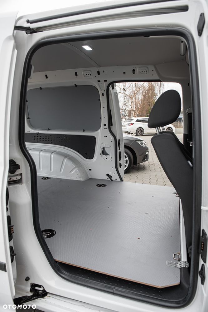 Volkswagen Caddy Maxi - 22