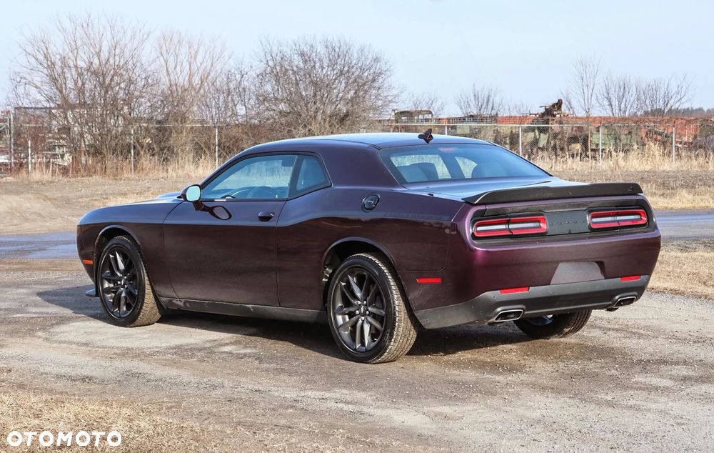 Dodge Challenger - 5