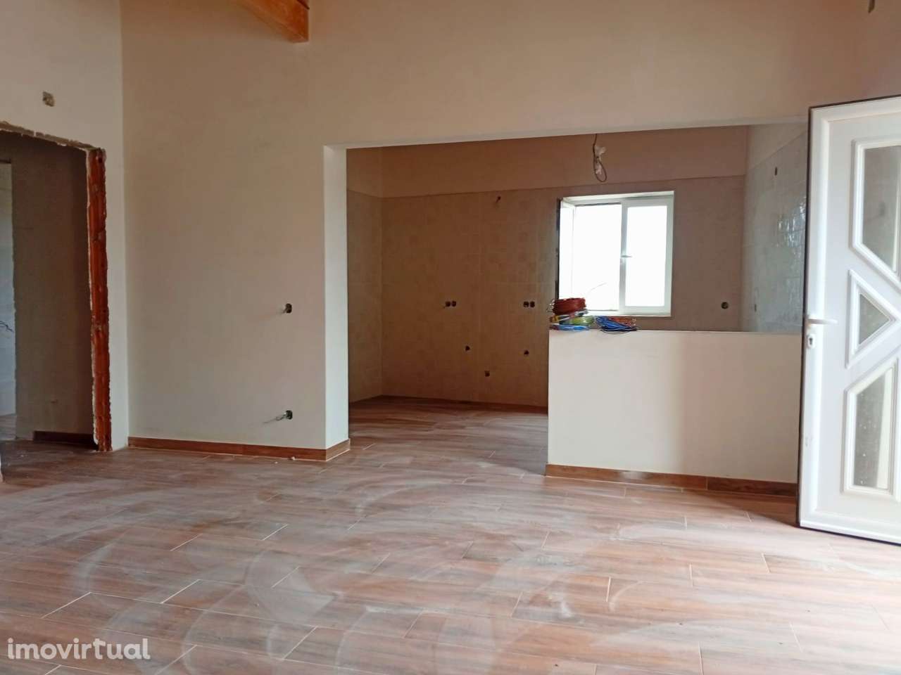 Moradia T2 em fase de acabamentos - Grande imagem: 4/12