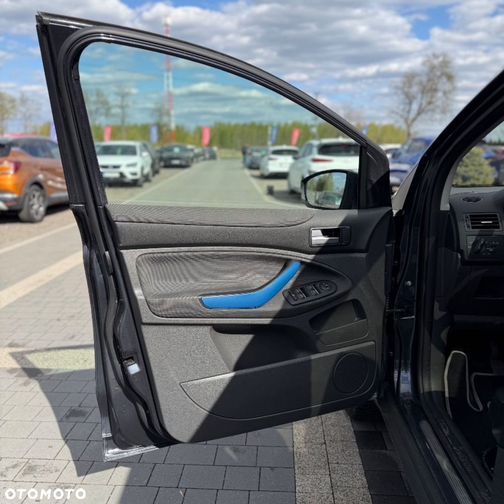 Ford Kuga - 22