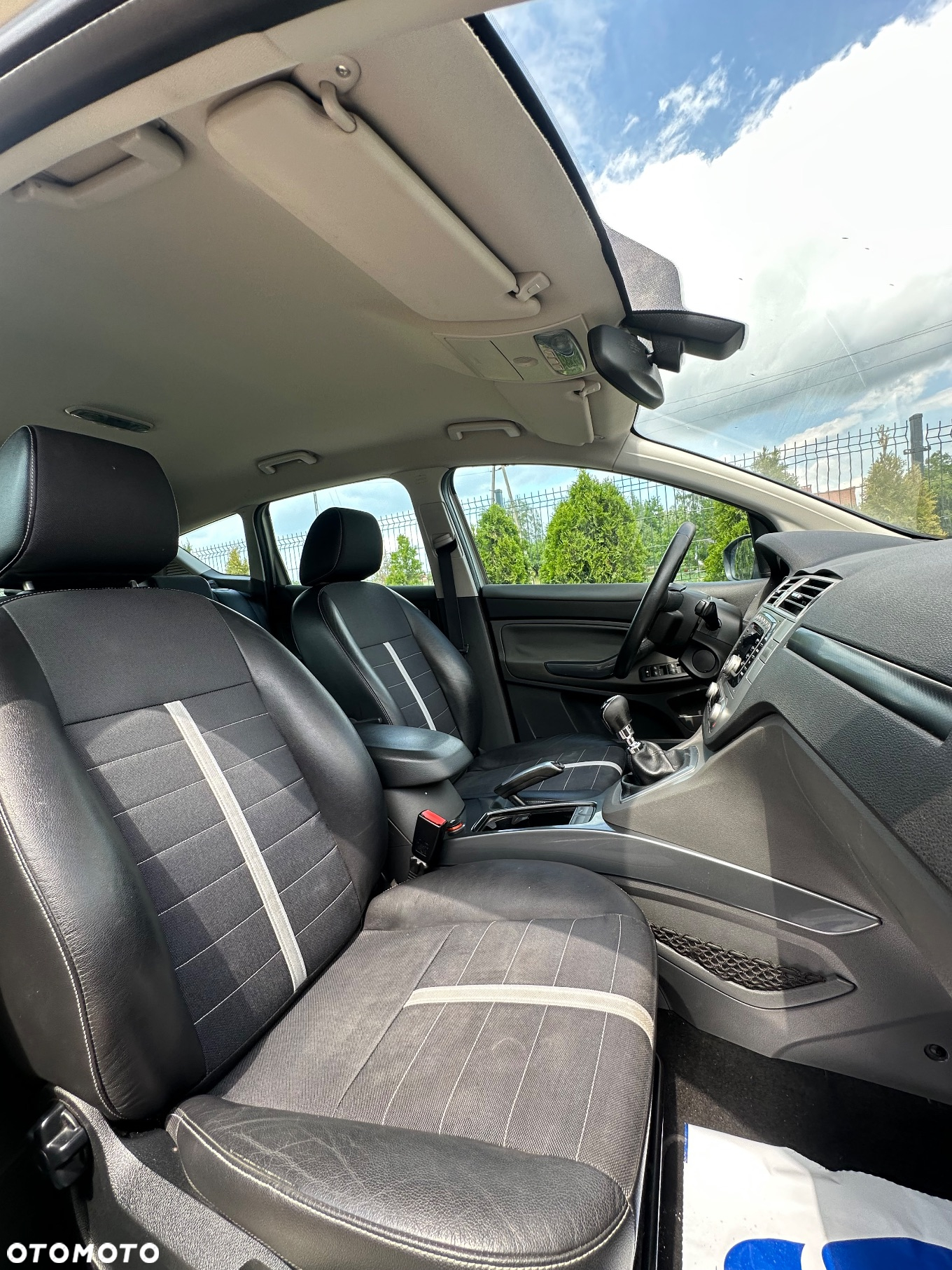 Ford Kuga 2.0 TDCi 2x4 Titanium - 10