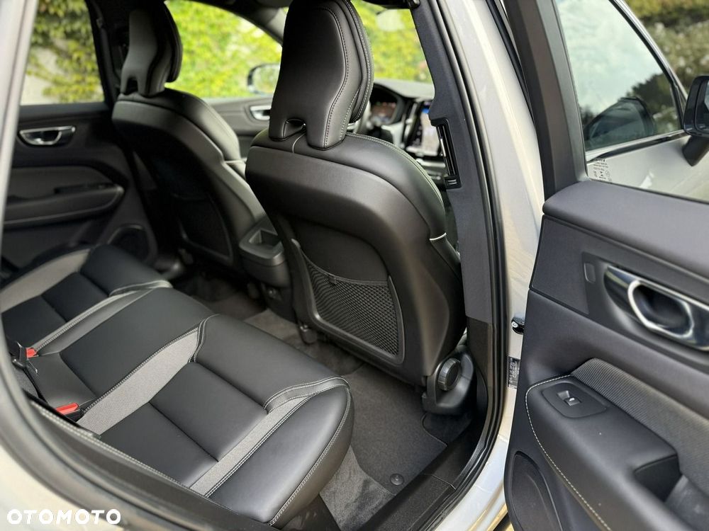 Volvo XC 60 B4 B R-Design - 10