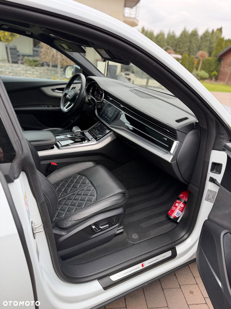 Audi Q8 55 TFSIe quattro tiptronic competition plus - 9