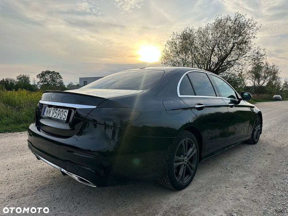 Mercedes-Benz Klasa E 300 9G-TRONIC AMG Line - 3