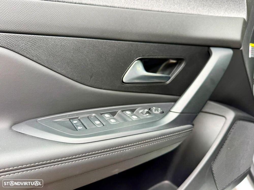 Peugeot 408 HYBRID 136 e-DSC6 Allure - 29