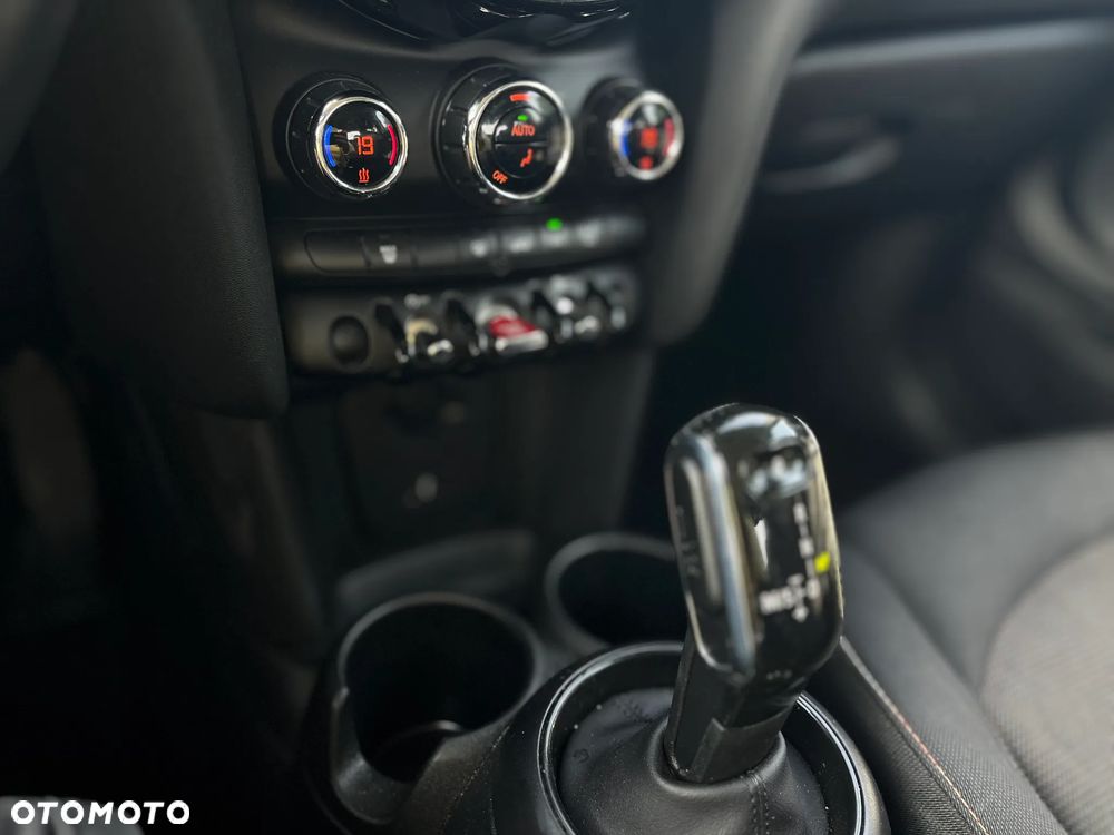 MINI ONE Classic Trim - 12