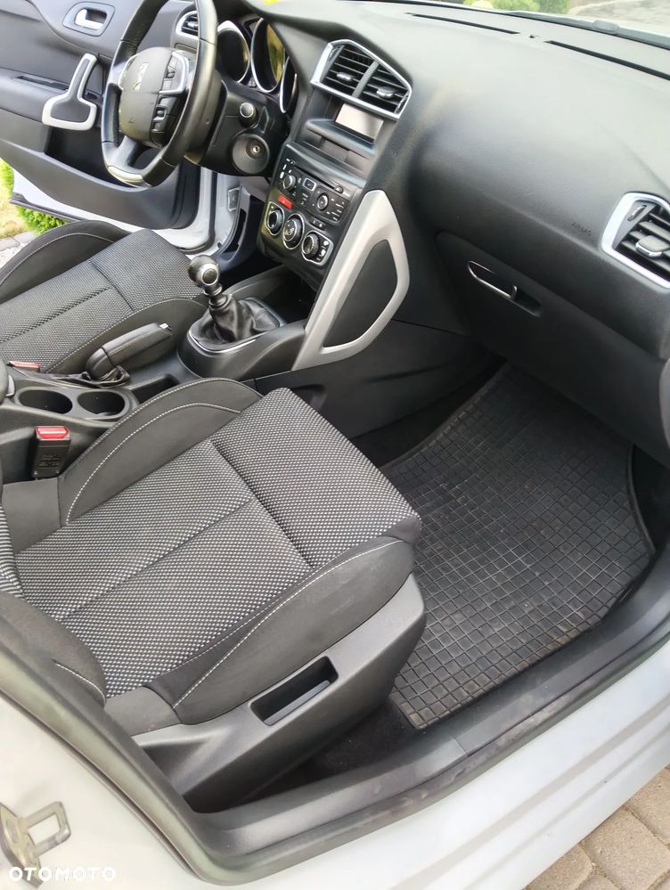 Citroën DS4 e-HDi 110 Chic - 12