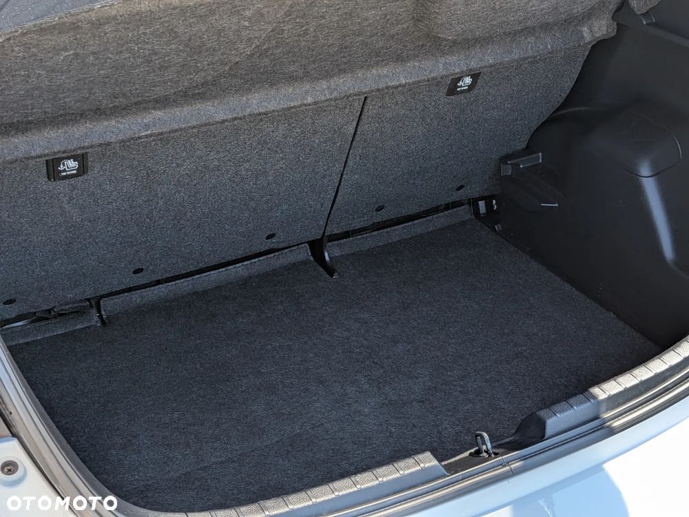 Toyota Yaris 1.5 Premium - 21