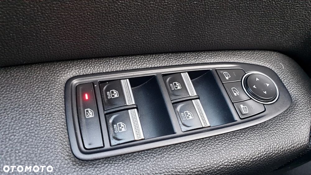 Renault Captur 1.6 E-TECH Plug-In Initiale Paris - 25