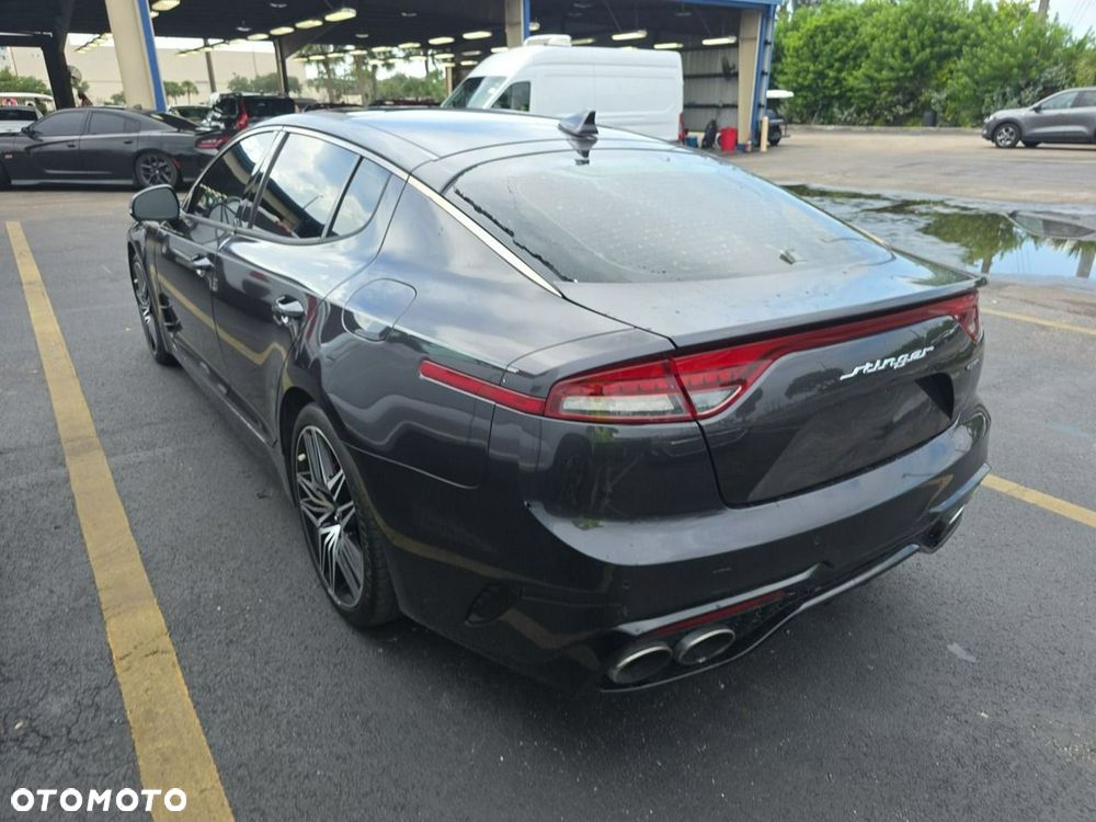 Kia Stinger - 5