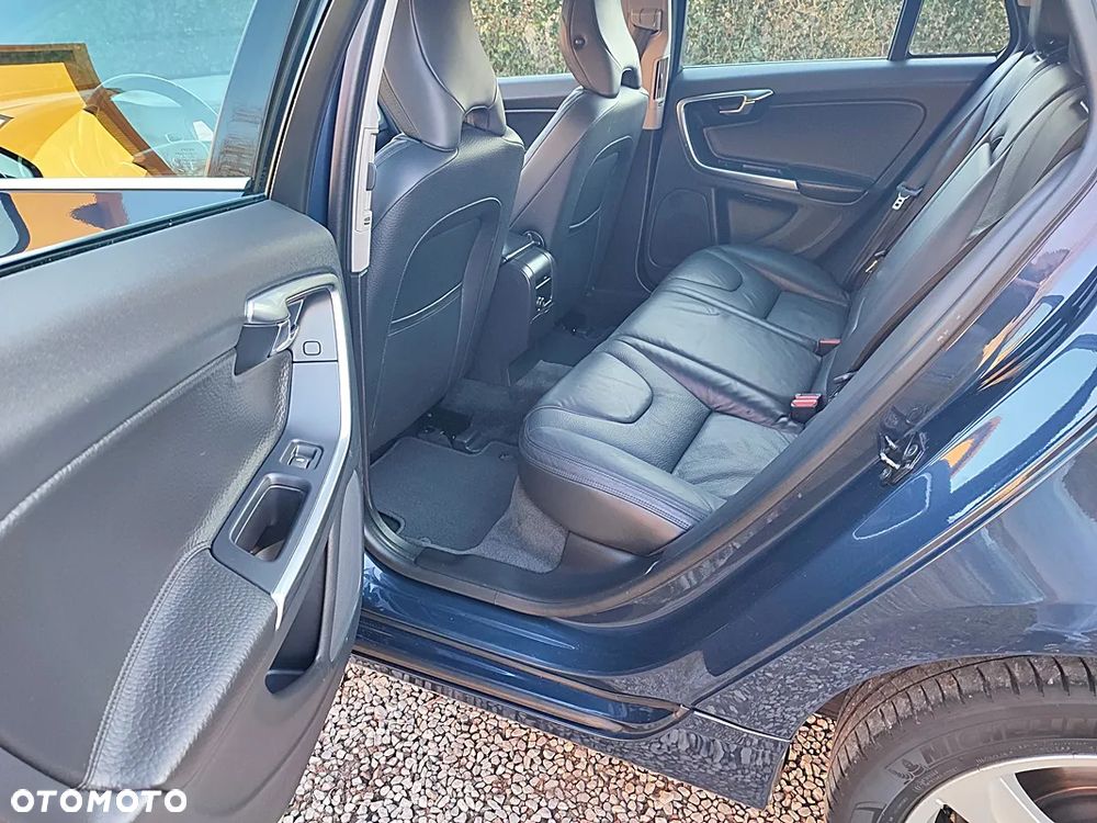 Volvo V60 DRIVe - 18